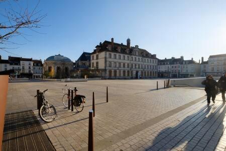 Апартаменты Le Petit France - Hyper Centre De Fontainebleau - Proche Insead Экстерьер фото